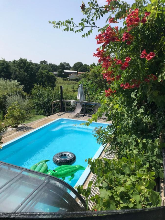 Le Petit Moulin Hotell Pouzauges Exteriör bild