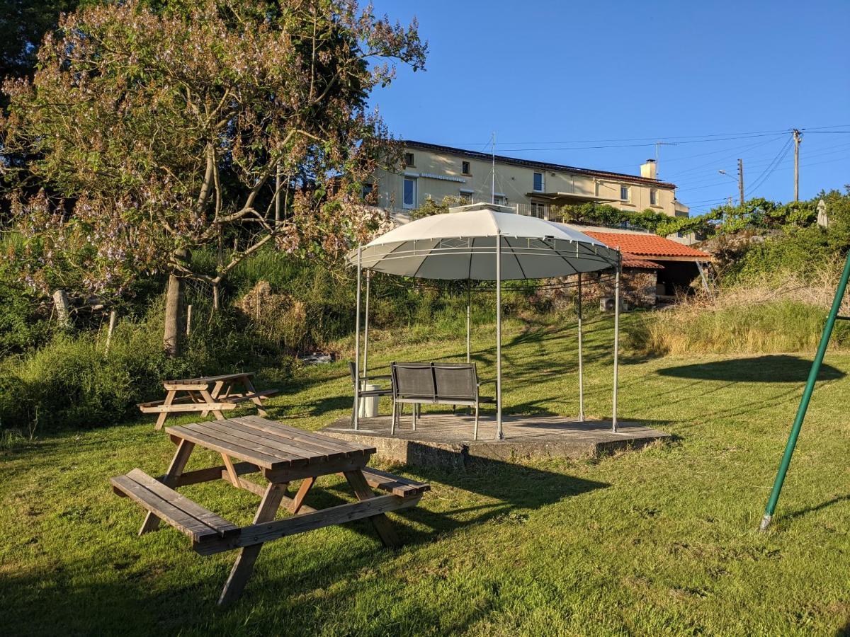 Le Petit Moulin Hotell Pouzauges Exteriör bild