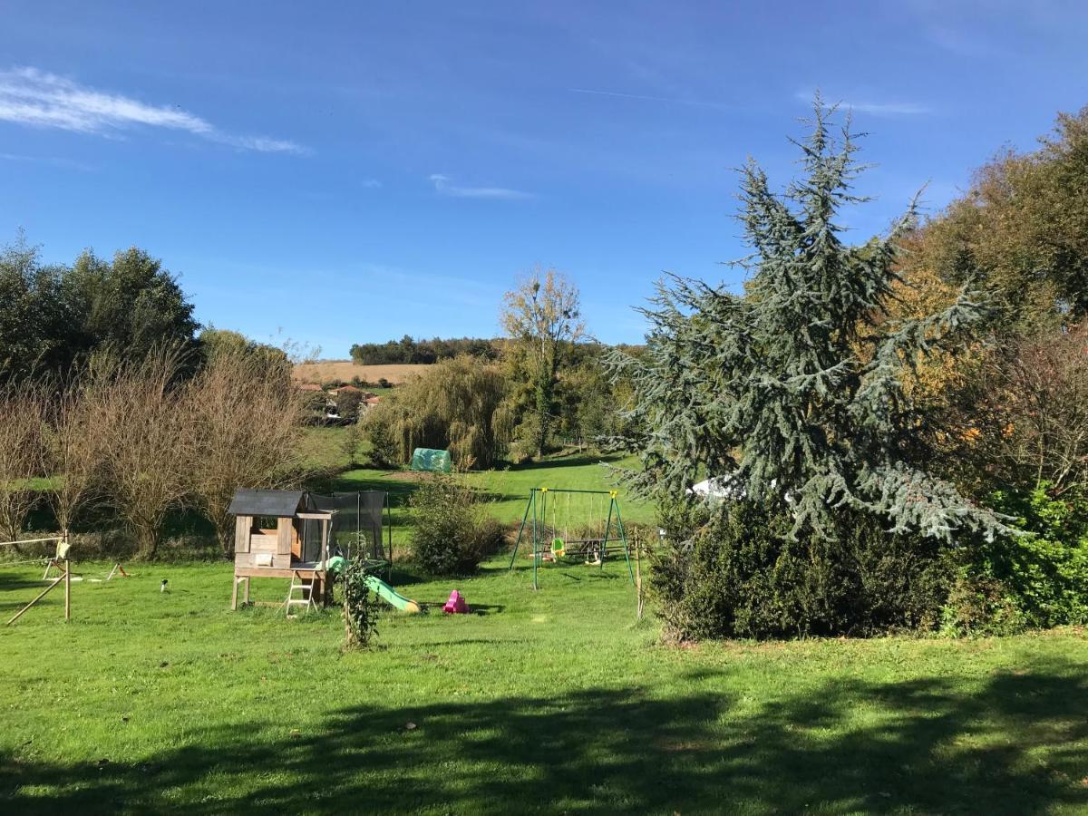 Le Petit Moulin Hotell Pouzauges Exteriör bild