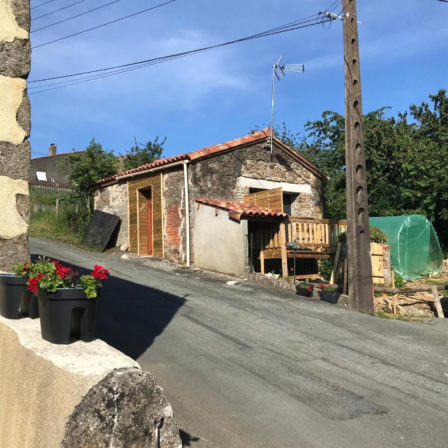 Le Petit Moulin Hotell Pouzauges Exteriör bild