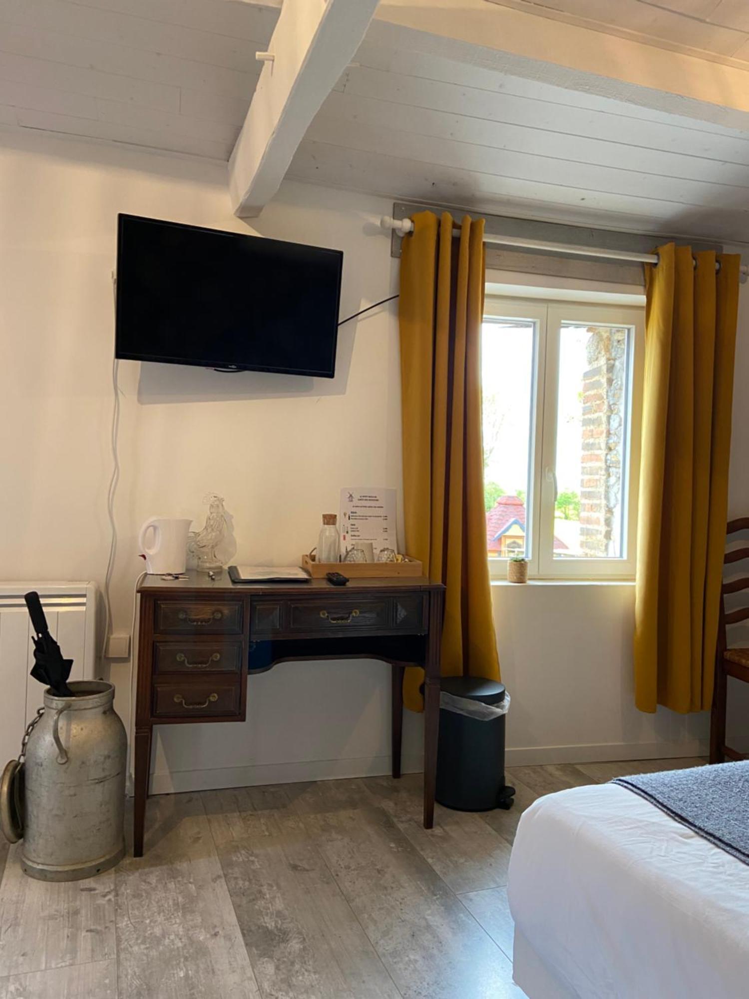 Le Petit Moulin Hotell Pouzauges Exteriör bild