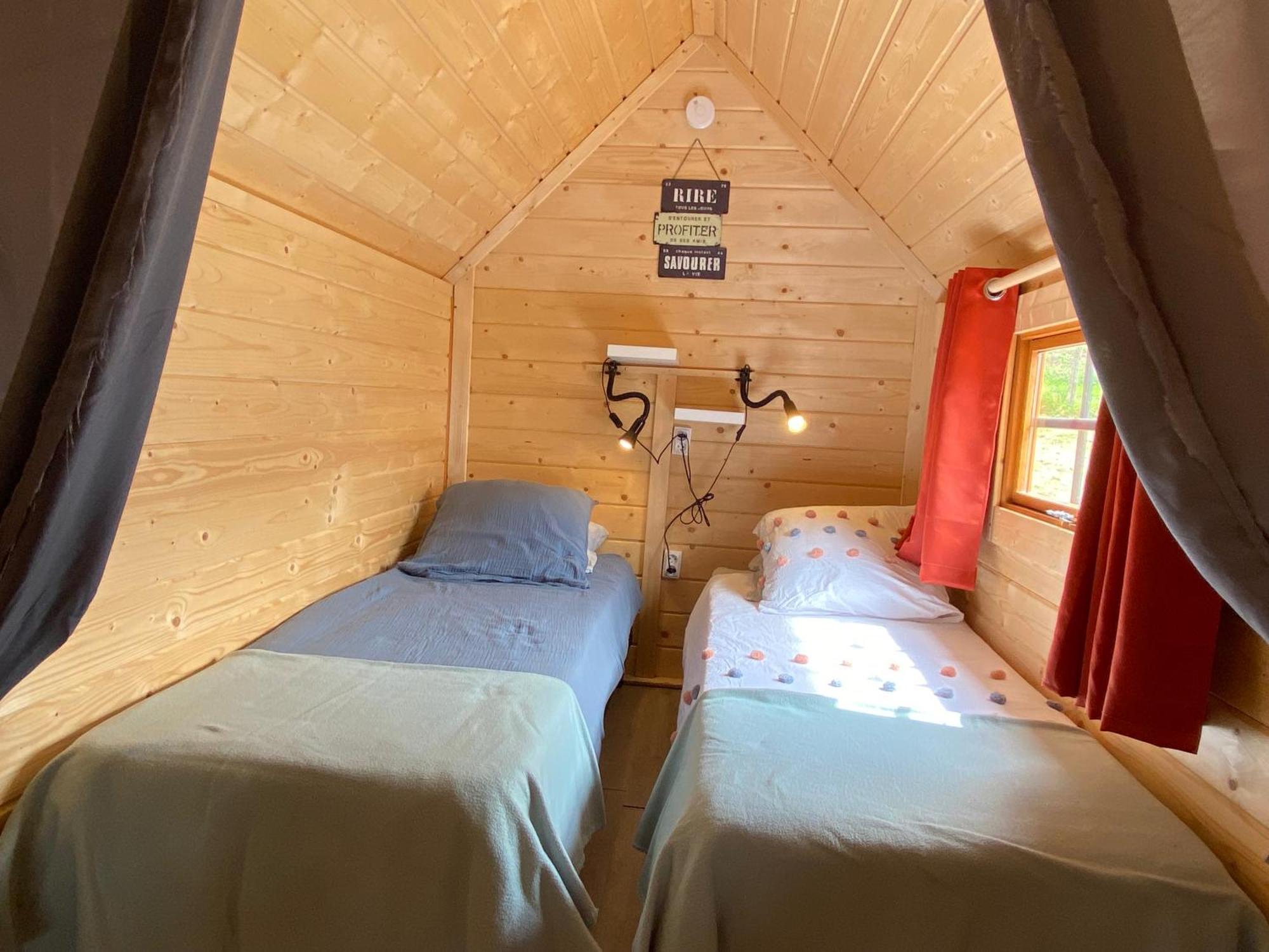 Le Petit Moulin Hotell Pouzauges Exteriör bild