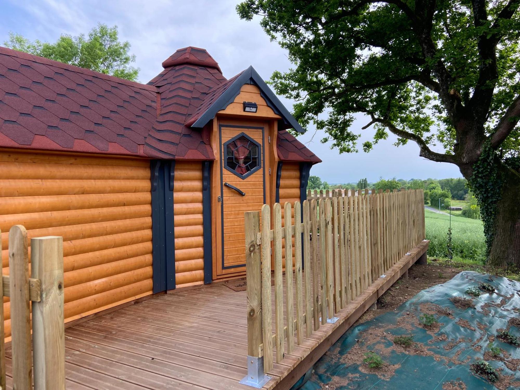Le Petit Moulin Hotell Pouzauges Exteriör bild