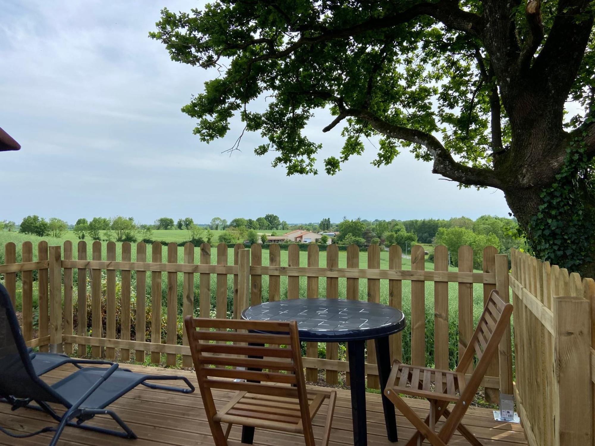 Le Petit Moulin Hotell Pouzauges Exteriör bild